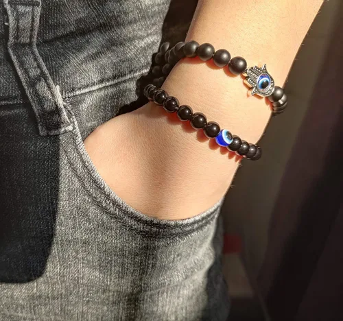 Miniatura 5 de RUIZHEN - 2 Pulseras elásticas con cuentas azules de ojo malvado, 7 chakras, piedra de lava, mano de Hamsa
