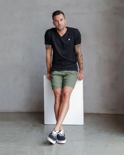 Miniatura 4 de INTO THE AM Camisetas prémium con cuello en V para hombre, camisetas ajustadas modernas S - 2XL