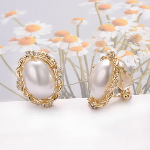 Miniatura 5 de Yoursfs Aretes de clip de perlas blancas grandes para mujer, chapados en oro de 18 quilates, hipoalergénicos, sin perforaciones, joyería brillante