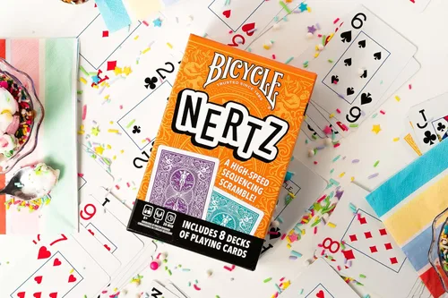 Miniatura 7 de Bicycle 4 juegos de cartas en 1: Euchre, Corazones, Picas y Solitario (paquete de 4 juegos de cartas)