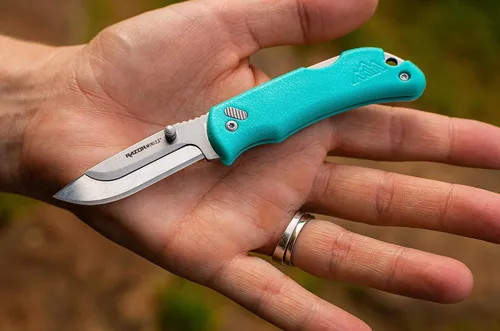 Miniatura 8 de Outdoor Edge Navaja de bolsillo plegable Razor, compacta de 2.2 pulgadas EDC con cuchillas reemplazables RazorSafe, perfecto para llevar a diario