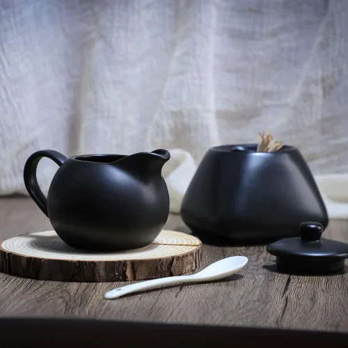Miniatura 3 de Crema simple de cerámica mate con asa, jarra pequeña de leche para café, 8 onzas, color negro