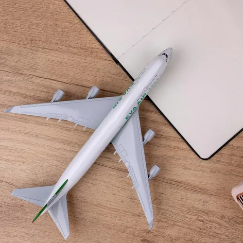 Miniatura 2 de EVA Air Boeing 747 1:300 escala modelo plano para regalo y decoración