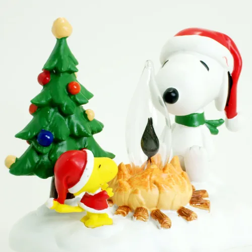 Miniatura 2 de Snoopy By Camp Fire - Luz nocturna parpadeante con enchufe giratorio de poliresina de 4.5 pulgadas