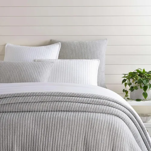 Miniatura 9 de Pine Cone Hill Pick Stitch Evergreen - Funda de almohada de Matelasse, tamaño estándar, patrón sólido verde