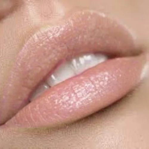 Miniatura 4 de By The Clique Brillo de labios rosa prémium Blushing Bride..