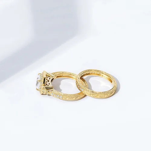 Miniatura 40 de Amazon Essentials Anillo antiguo de plata de ley chapada en platino o oro con circonita cúbica de elementos infinitos de corte Asscher
