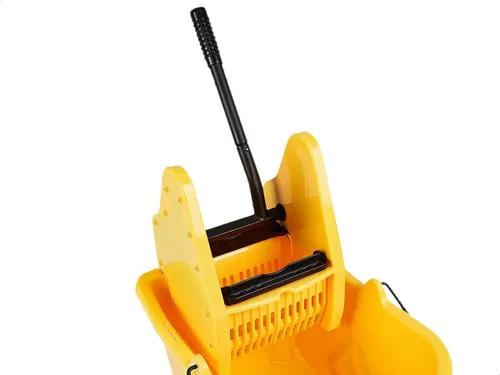 Miniatura 4 de Amazon Basics - Juego de cubo de limpieza de piso rectangular con escurridor de prensa descendente resistente, 35 cuartos de galón, amarillo