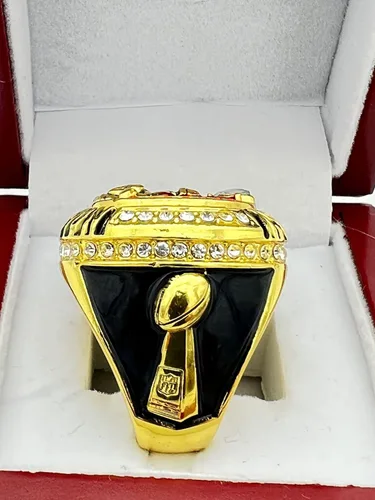 Miniatura 5 de Anillos deportivos con descuento, ANILLO DE CAMPEÓN DE FÚTBOL DE FANTASÍA — CUERPO DORADO, PIEDRAS ROJAS, Premios al jugador 9-20