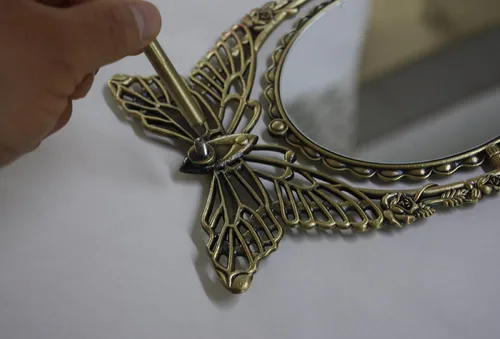 Miniatura 6 de SEHAMANO - Espejo de mesa de maquillaje con patrón de rosas en relieve, espejo decorativo ovalado, marco de metal giratorio de doble cara
