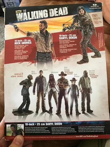 Miniatura 4 de Walking Dead Daryl Dixon Bloody Variant - Figura de sobreviviente de 10 pulgadas