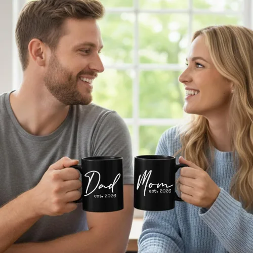 Miniatura 2 de Juego de regalo de embarazo – New Mom and Daddy Est 2026 Juego de tazas de 11 onzas con mameluco "Adventure Awaits & New to Crew" de 0 a 3 meses