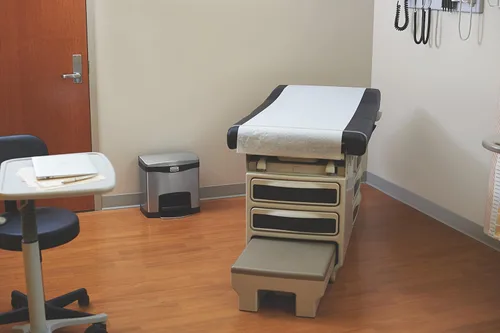 Miniatura 7 de Papelera acero inoxidable con pedal Rubbermaid Commercial Slim Jim, Negro (Black Trim), 1