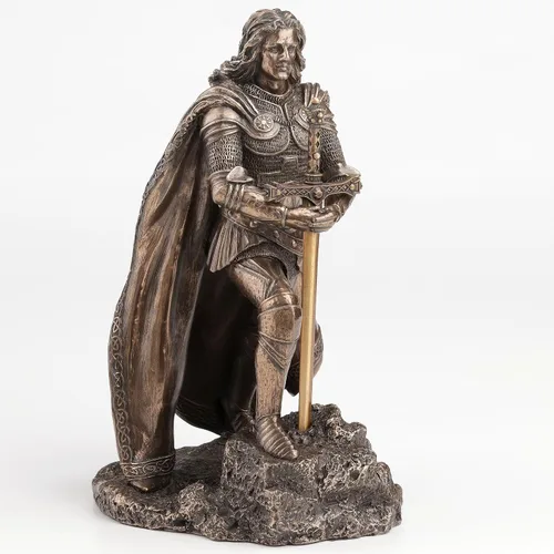 Miniatura 2 de Veronese Design King Arthur de pie tirando de la espada en la estatua de bronce de piedra
