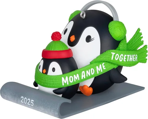 Miniatura 9 de Hallmark Keepsake Adorno de Navidad 2023, suéter de Navidad para nieta, regalos familiares