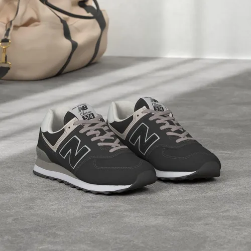 Miniatura 2 de New Balance - Tenis para mujer 574 Core, NegroBlanco, 7,5