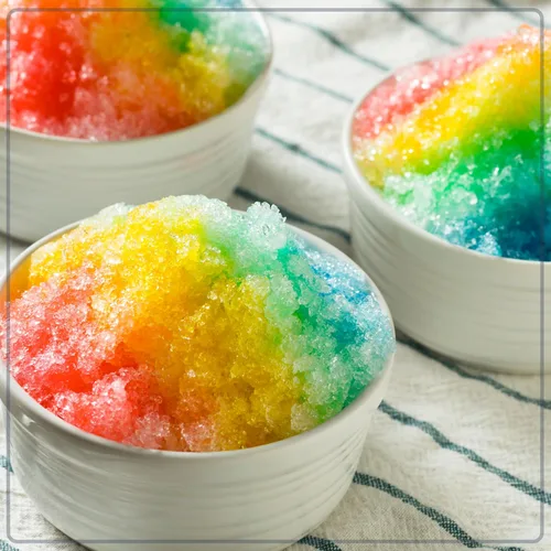 Miniatura 6 de Nostalgia Máquina de Granizados de Cono de Nieve Raspado Retro de Mesa - Incluye 1 Taza de Plástico Reutilizable y Moldes de Hielo, Blanco, Verde
