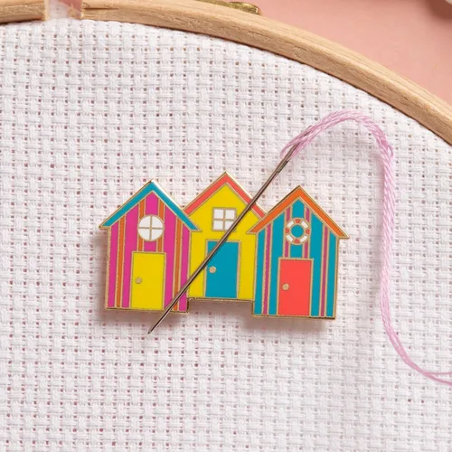 Needle Minder - Casetas de playa para punto de cruz, costura, bordado y accesorios de costura, esmalte y magnético
