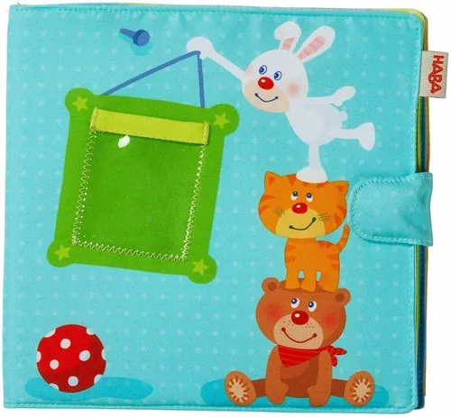 HABA My First Photo Album – Libro de tela suave para bebé, álbum de bebé para (8) fotos de 4 x 6 pulgadas, juguetes sensoriales para bebés, libros