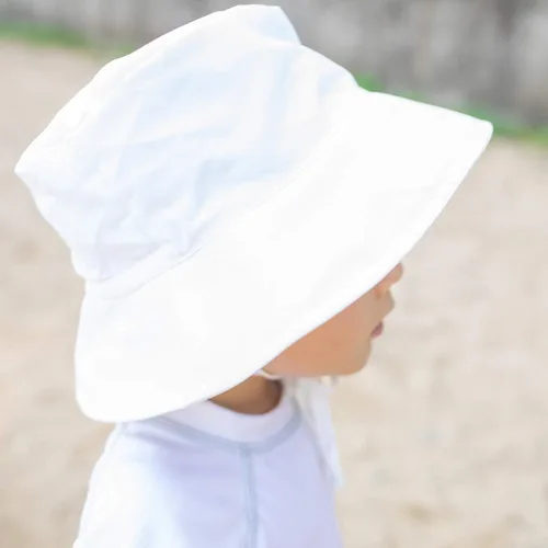 Miniatura 4 de i play. by green sprouts - Sombrero de protección solar UPF 50+ con protección solar ajustable para crecer con el bebé, Blanco