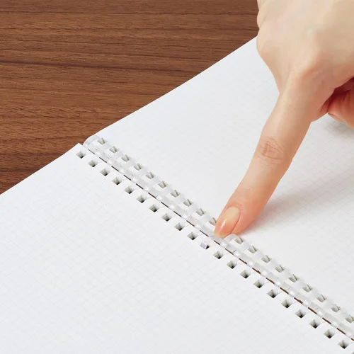 Miniatura 10 de KOKUYO Sooofa - Cuaderno gráfico de 7.2 x 5.5 pulgadas, cuaderno de anillo suave para mujer, cuadrícula de 0.157 in, 80 hojas perforadas, negro