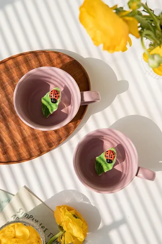 Miniatura 8 de DIHOclub Taza de Cerámica de Mariquita con Animal 3D Oculto en el Interior, Serie Jardín Tazas Figuritas Hechas a Mano 12OZ (Rosa Púrpura)