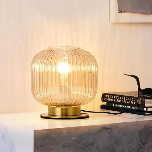 Miniatura 2 de NKU Lámpara de mesa moderna de mediados de siglo con pantalla de vidrio acanalado ámbar y acabado dorado, luz regulable para mesita de noche