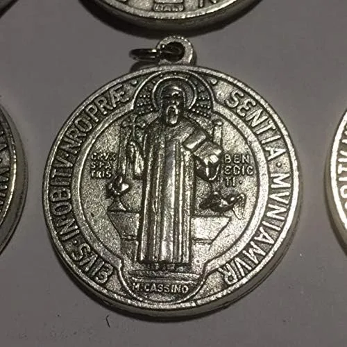 Miniatura 4 de Lote de 50 medallas de San Benito de Nursia Patron Against Evil 10in anillo ovalado tono plateado Sin gemas