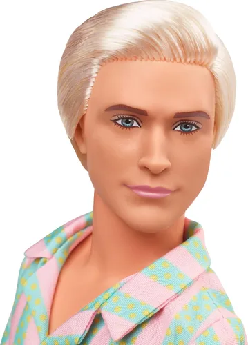 Miniatura 2 de Barbie The Movie Ken Doll con juego de playa a rayas rosa pastel y verde con tabla de surf y zapatillas blancas
