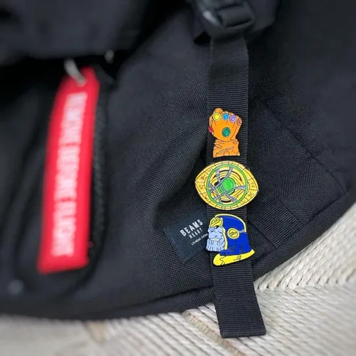 Miniatura 7 de OYSTERBOY 3 broches de esmalte de calidad premium Thanos el infinito guantelete guante ojo de Agamotto Super héroes símbolo para cosplay disfraz