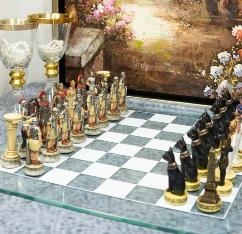 Miniatura 8 de Ebros Gift Juego de ajedrez con temática histórica, ejército de faraón ptolemaico egipcio contra Augusto César, Imperio Romano, Centuriones, piezas
