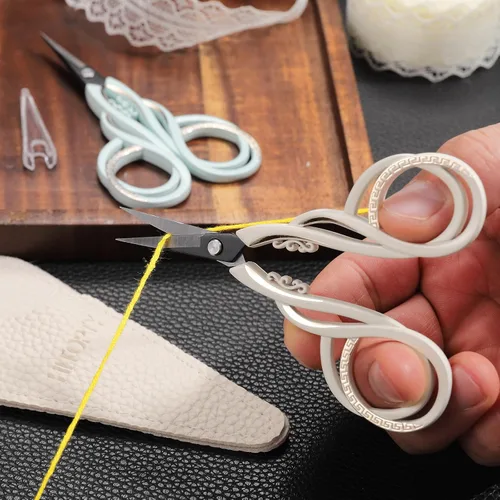 Miniatura 5 de Tijeras de costura pequeñas, tijeras de precisión de punta afilada para manualidades, costura, bordado, punto de cruz, detalle de ganchillo, corte