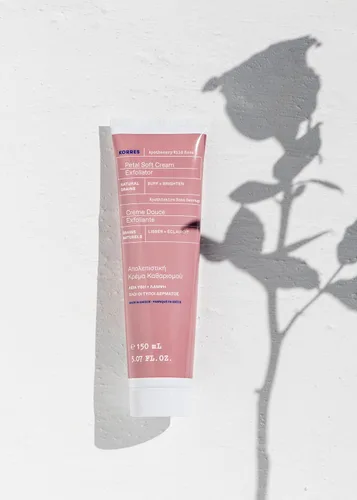 Miniatura 2 de KORRES Apothecary - Crema facial exfoliante de rosa silvestre, exfoliante diario suave con polvo de pétalos de rosa y aceites vegetales, mejora