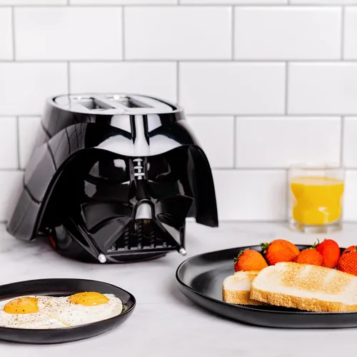 Miniatura 2 de Tostadora de Star Wars Darth Vader de Uncanny Brands con halo: se ilumina y hace sonidos de sable láser