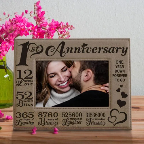 Miniatura 2 de KATE POSH Marco de fotos de cuero grabado para el primer aniversario – Regalos para pareja, regalos para él, regalo para ella, aniversario de papel
