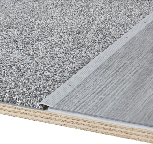 Miniatura 4 de M-D Building Products 78006 7/8 pulg. X 36 in. Moldura de alfombra de aluminio plateado con clavos de tornillo