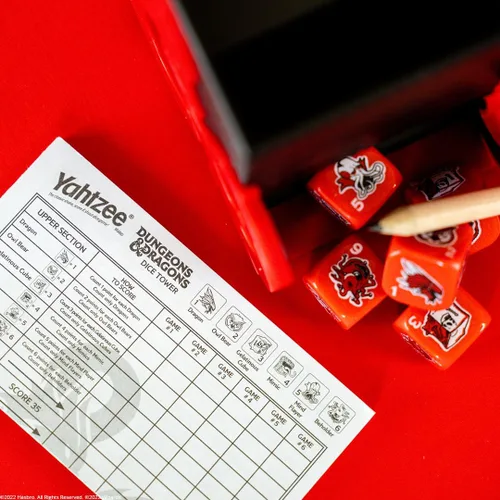 Miniatura 8 de YAHTZEE: Dungeons & Dragons Torre de dados coleccionables Dados con dragón, oso búho, cubo gelatinoso, imitador, desollador de la mente