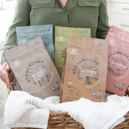 Miniatura 3 de Grab Green Stoneworks - Cápsulas de detergente para ropa, 100 unidades, aroma a roble, a base de plantas y minerales, limpia profundamente, elimina
