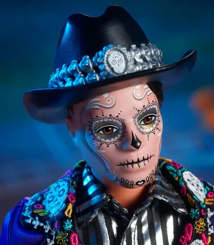 Miniatura 2 de Barbie Signature Ken Fashion Muñeca, 2023 Dia de Muertos coleccionable con chaqueta azul, sombrero negro y soporte para muñeca