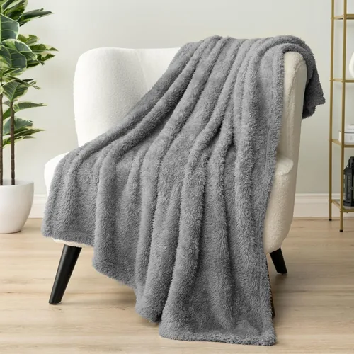 PAVILIA - Manta de sherpa para sofá, gris esponjosa y cálida, manta de felpa suave para cama, acogedora, súper suave y ligera, manta decorativa