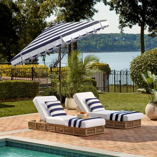 Miniatura 7 de SAFAVIEH Sombrilla de patio para exteriores, redonda, de 9 pies, colección Maui, rayas azul marino y blanco, manivela, inclinación con botón, Azul