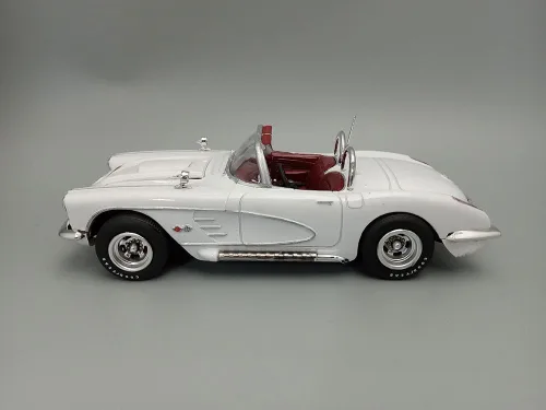 Miniatura 8 de AMT 1960 Chevrolet Corvette Kit de modelo a escala 1:25