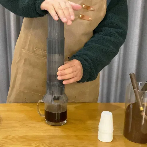 Miniatura 5 de BLACKSMITH FAMILY - Cafetera de prensa francesa – Prensa de café doble para cápsulas K Cup y café molido, preparación rápida para un sabor limpio