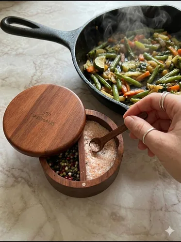 Miniatura 4 de Juego de cuencos de sal y pimienta de madera de acacia con tapa magnética giratoria y cuchara, organizador ecológico para encimera de cocina