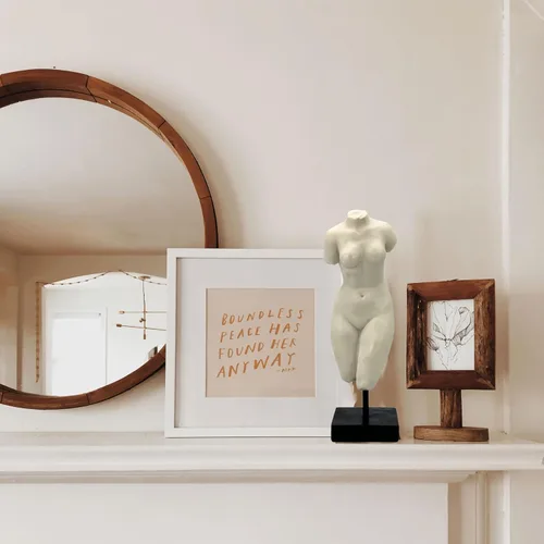 Miniatura 8 de Galt International Estatua de cuerpo de mármol de polietileno de 13.5 pulgadas con pedestal negro para decoración del hogar, escultura de dios