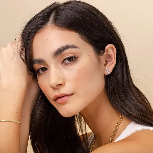 Miniatura 30 de PAVOI Aretes de plata de ley chapados en oro de 14 quilates, delicados aretes de mini barra Aretes de oro para mujer