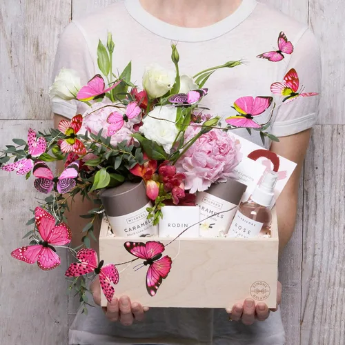 Miniatura 7 de Guirnalda de mariposa artificial, enredaderas decorativas de mariposa falsas, decoración colgante de mariposa única en 3D para pared del hogar, Rosa