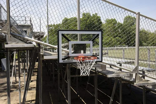 Miniatura 9 de Aro de baloncesto juvenil Silverback Junior de 33" con tecnología de montaje Lock 'n Rock. Se monta en postes redondos y verticales, color negro