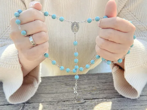 Miniatura 6 de Nazareth Store Collar de cuentas de piedra de mármol azul cielo rosario turquesa con cuentas de medalla milagrosa católica y cruz de Jesús 20