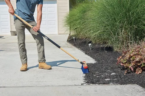 Miniatura 4 de Harper Escoba de empuje de 24 pulgadas con cerdas rígidas, superficie rugosa húmeda/seca al aire libre de alta calidad, para mantillo, grava, secado